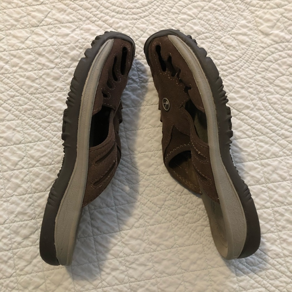 Keen Rose slip on sandal. Size 7 1/2. - Picture 5 of 8